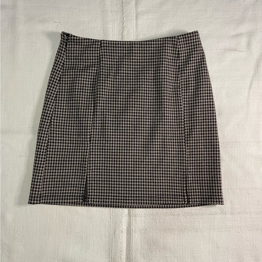 Classic Black and White Houndstooth Skirt